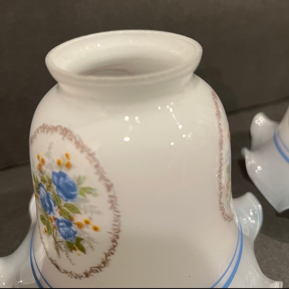 Pair Vintage Milk White Blue Floral Frosted Glass Light Lamp Shade Bell Ruffled - Picture 9 of 11